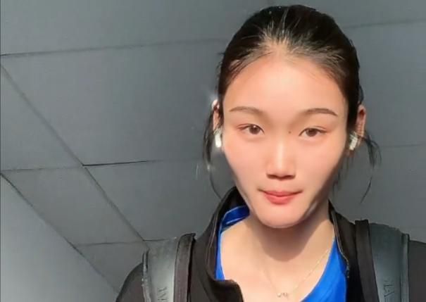 双腿放在调教台上调教h夏侯空