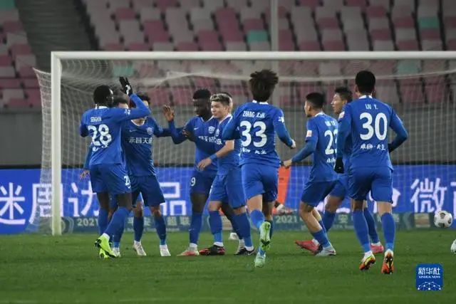 总攻np嗯多人诱受